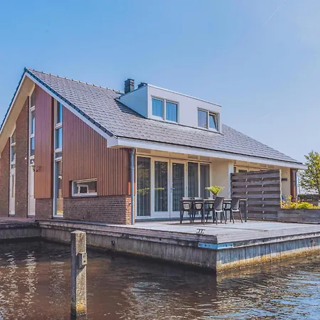 House In 446 Uitgeest
