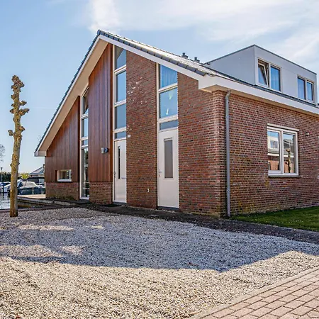 House In 446 Uitgeest